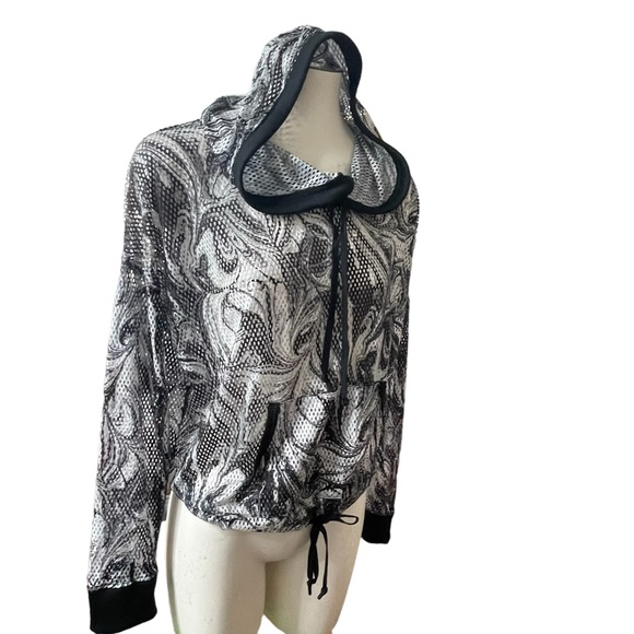 Victoria Sport Mesh hoodie Size Small - Picture 9 of 15